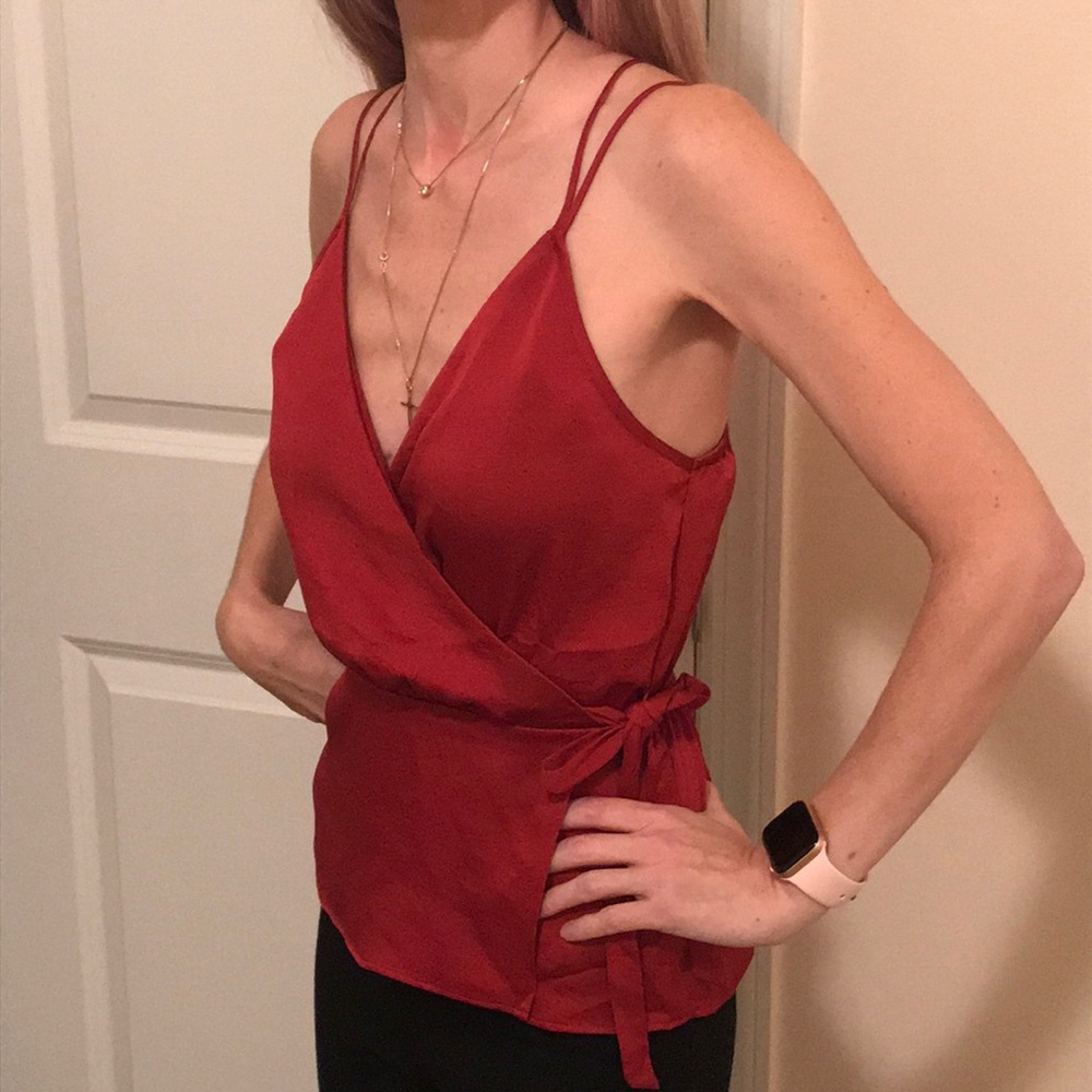 Express wrap tank with criss cross back